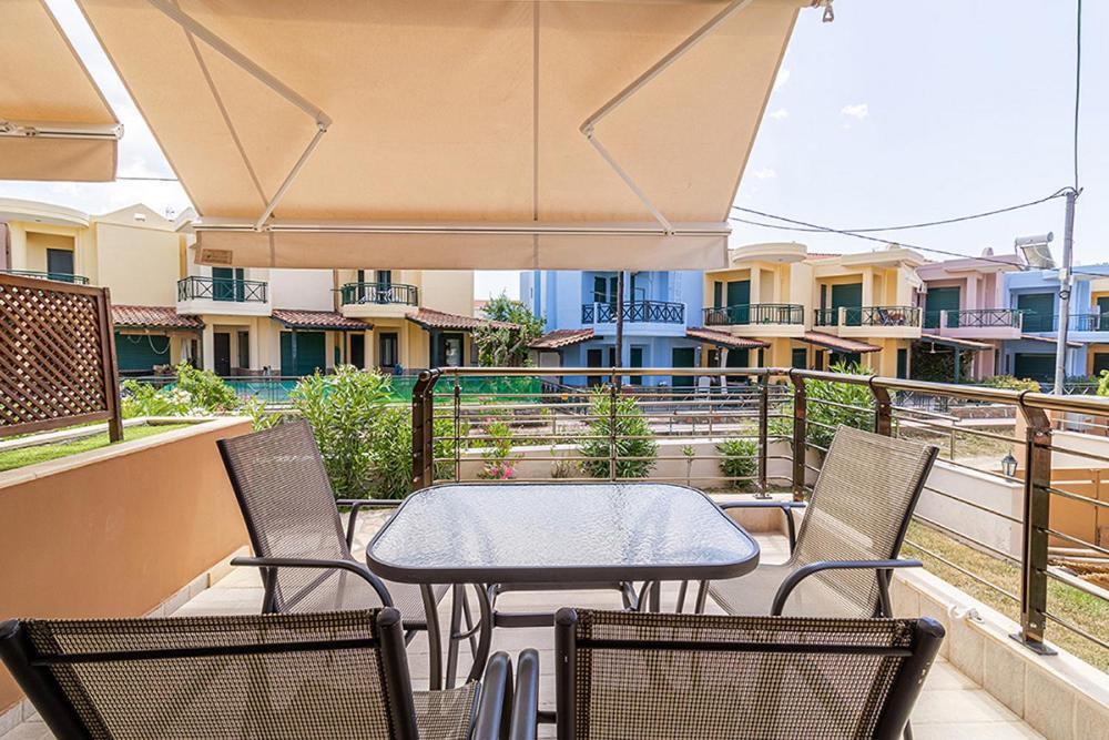 Dafni'S Seaside Luxury Studios Nikiti  Exterior foto